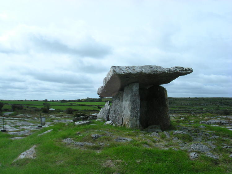 Clare - The Burren - Poulnabrone Tomb