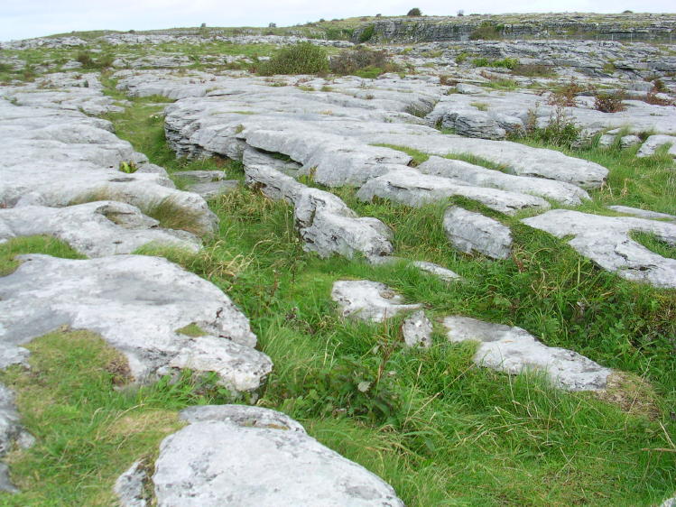 Clare - The Burren - Poulnabrone Tomb